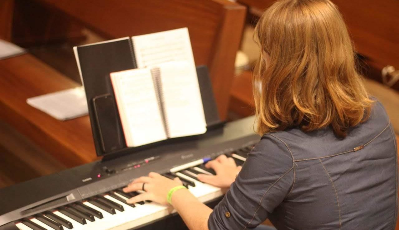 Programa Prima implanta aulas de piano no Espaço Cultural